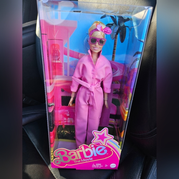 Barbie The Movie Collectible Doll Margot Robbie as Barbie in Pink Power Jumpsuit - Picture 5 of 5